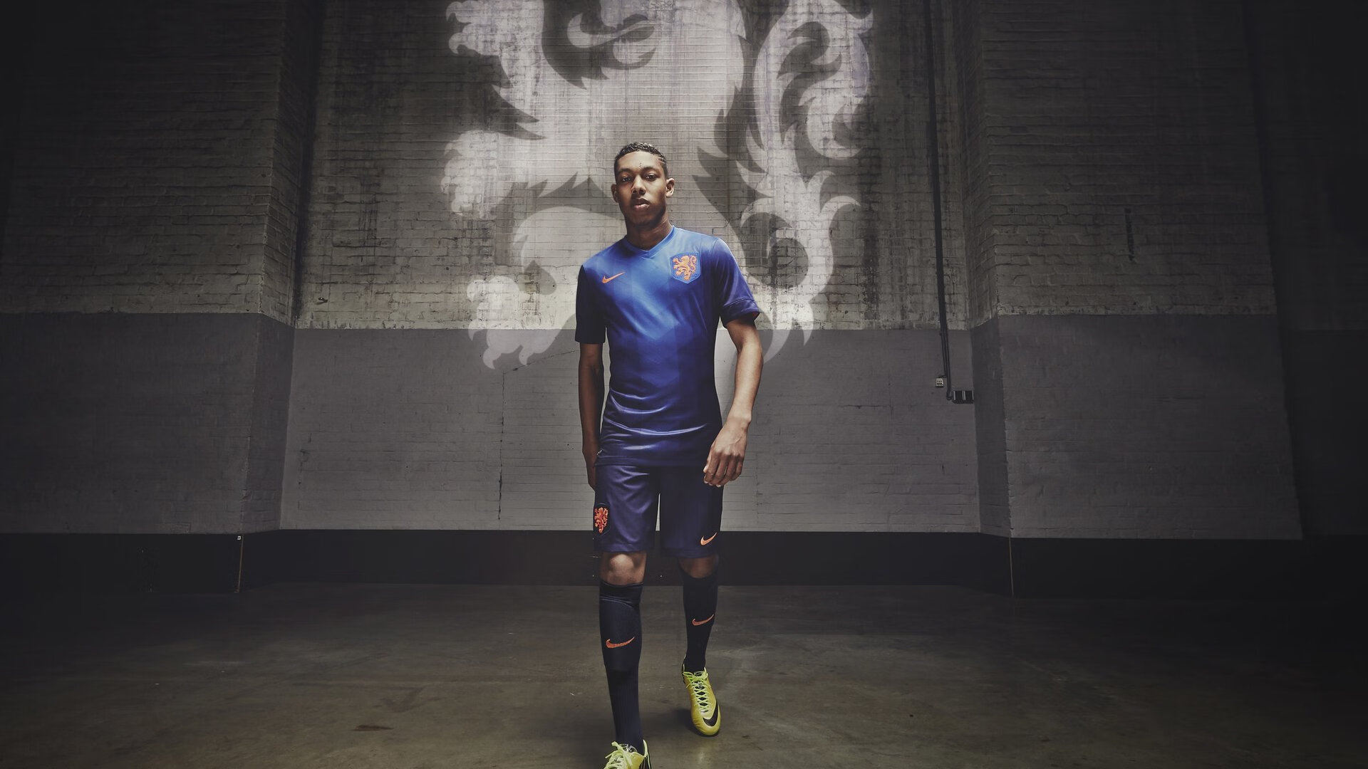 莎拉波娃回归赛场，出色防守首场状态亮眼，切尔西观众沸腾！